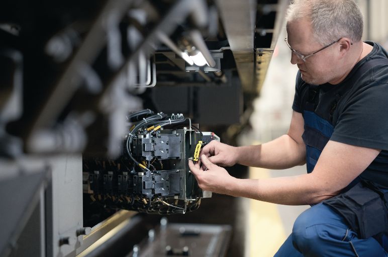 TAGLF is a halogen free cable marker for rail applications