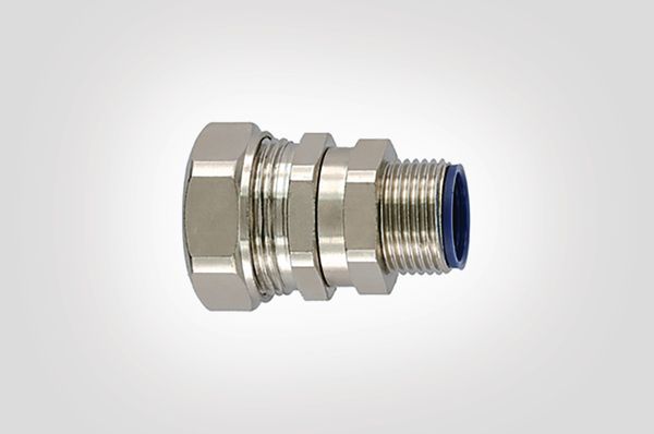 Liquid tight metal conduit fittings