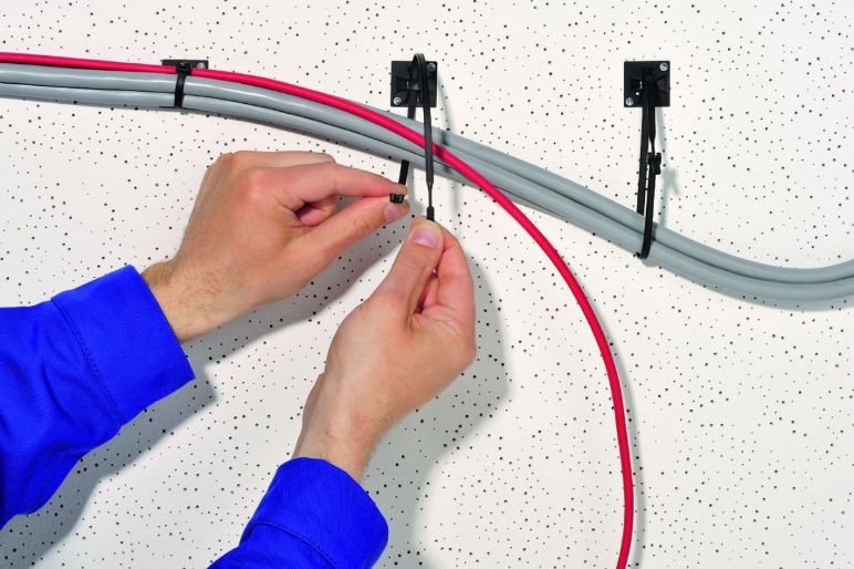 Standard self-adhesive cable tie mount Q-Series