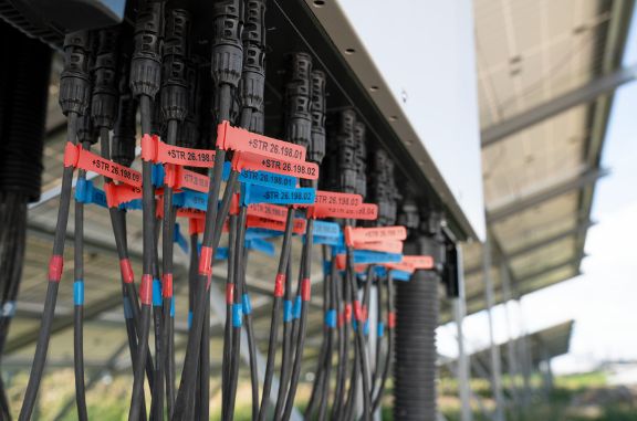 UV resistant identification tags for cables