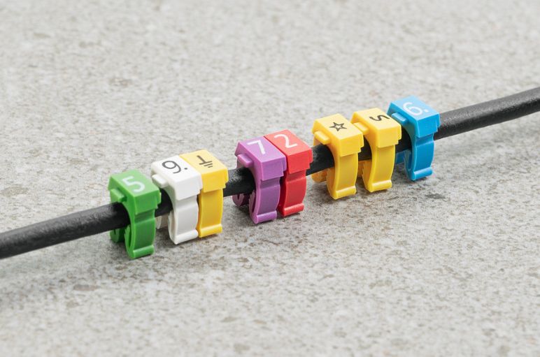 Fast and easy cable marking: with WIC pre-printed cable markers.