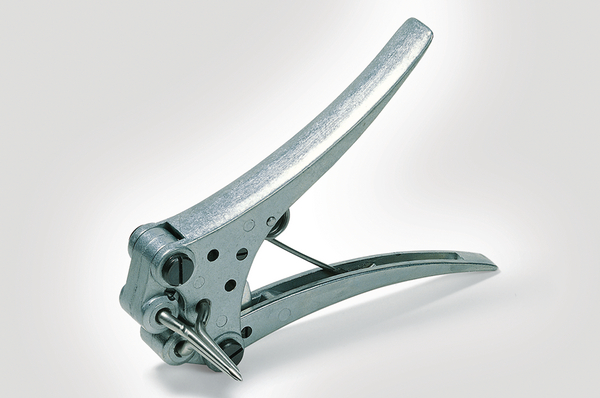 Sleeve expander for processing insulating tubes